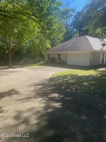 $343,900 | 109 Falcon Ridge Drive, Raymond, MS 39154