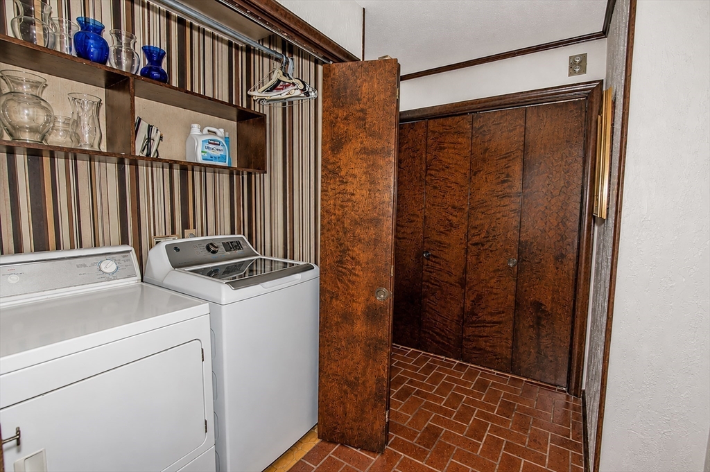 26 Brooks Road Longmeadow, MA 01106 - Photo 21 of 41