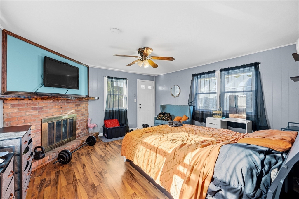 67 Hope Street Acushnet, MA 02743 - Photo 14 of 37
