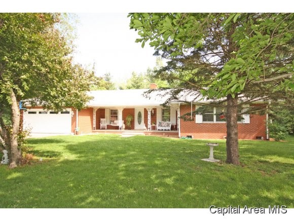 212 West Street Buffalo, IL 62515 - Photo 1 of 12 Gallery Image 1