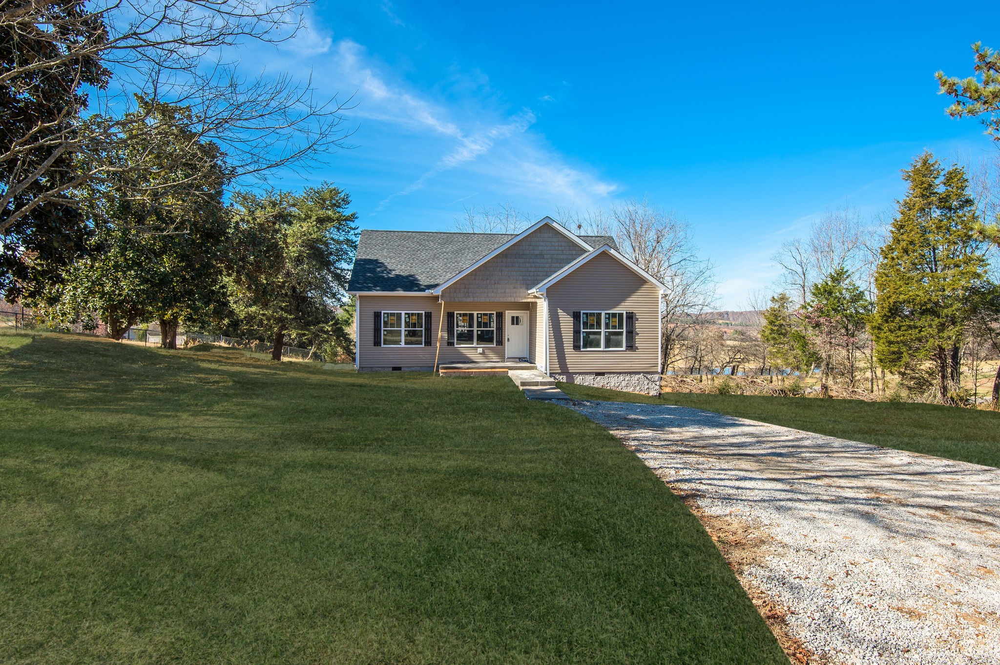 2011 Ridgecrest Circle Dickson, TN 37055 - Photo 1 of 27 Gallery Image 1