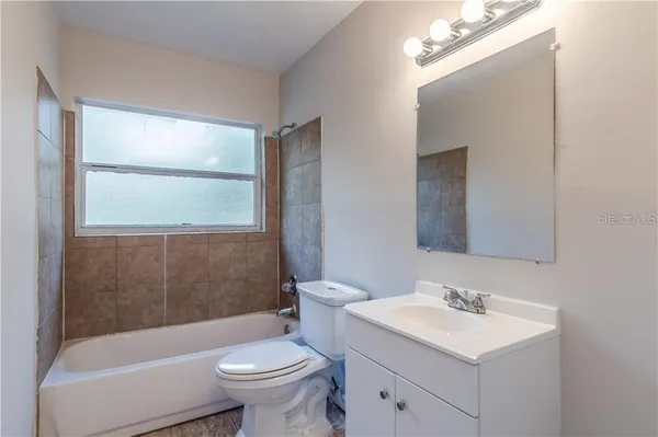 $2,000 | 5711 Indian Hill Road, Orlando, FL 32808