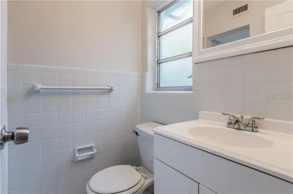 $2,000 | 5711 Indian Hill Road, Orlando, FL 32808