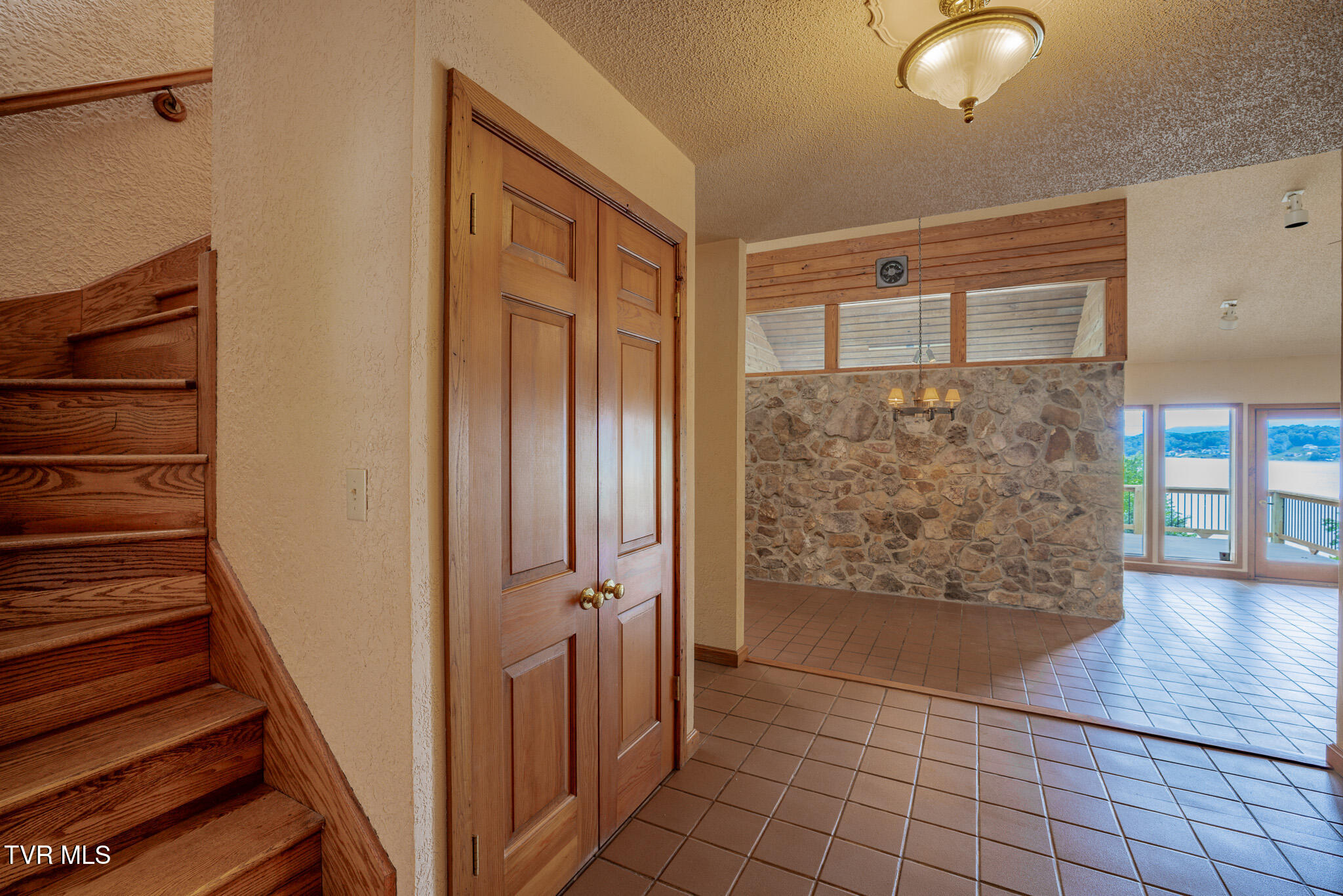562 Gammon Road Kingsport, TN 37663 - Photo 2 of 65 1R9A8027-HDR-2