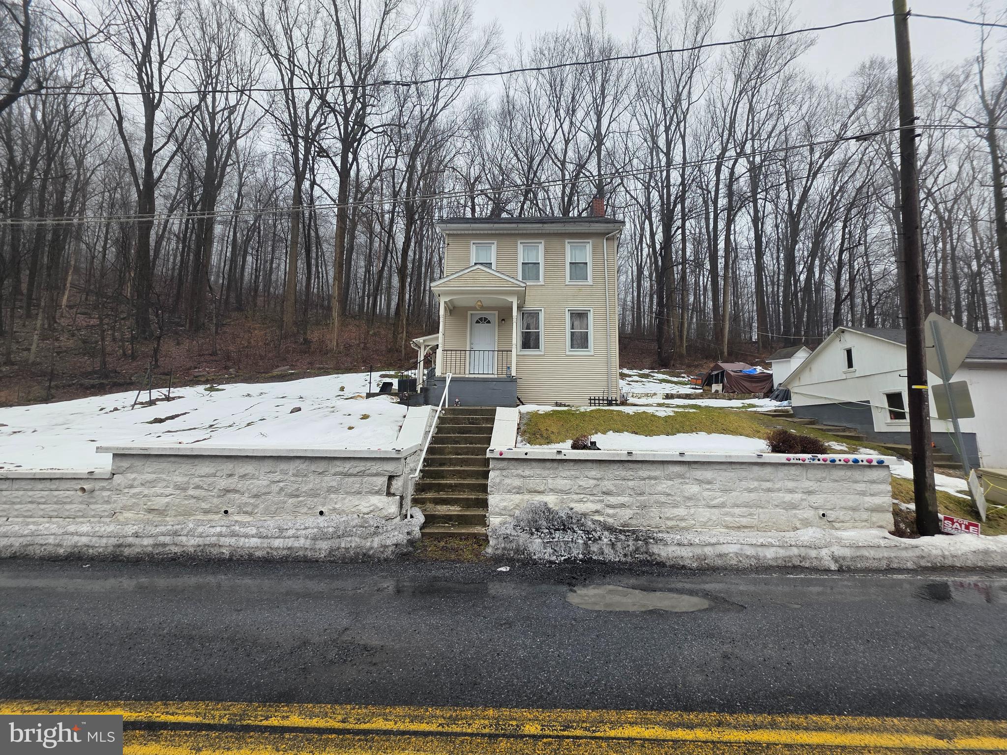 702 Wyomissing Road Mohnton, PA 19540 - Photo 2 of 47