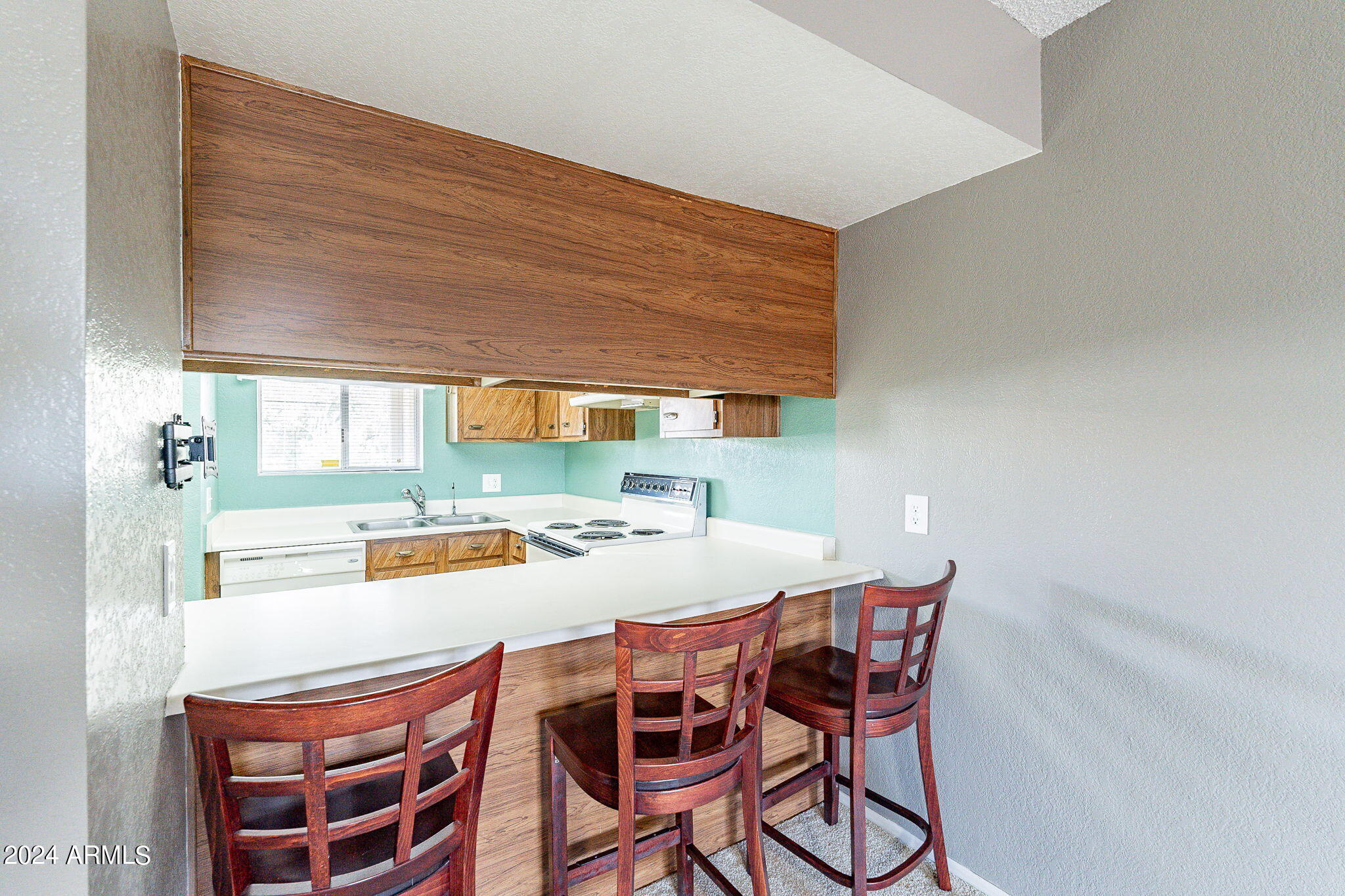 4150 East Cactus Road, Unit 208 Phoenix, AZ 85032 - Photo 21 of 57 Breakfast Bar