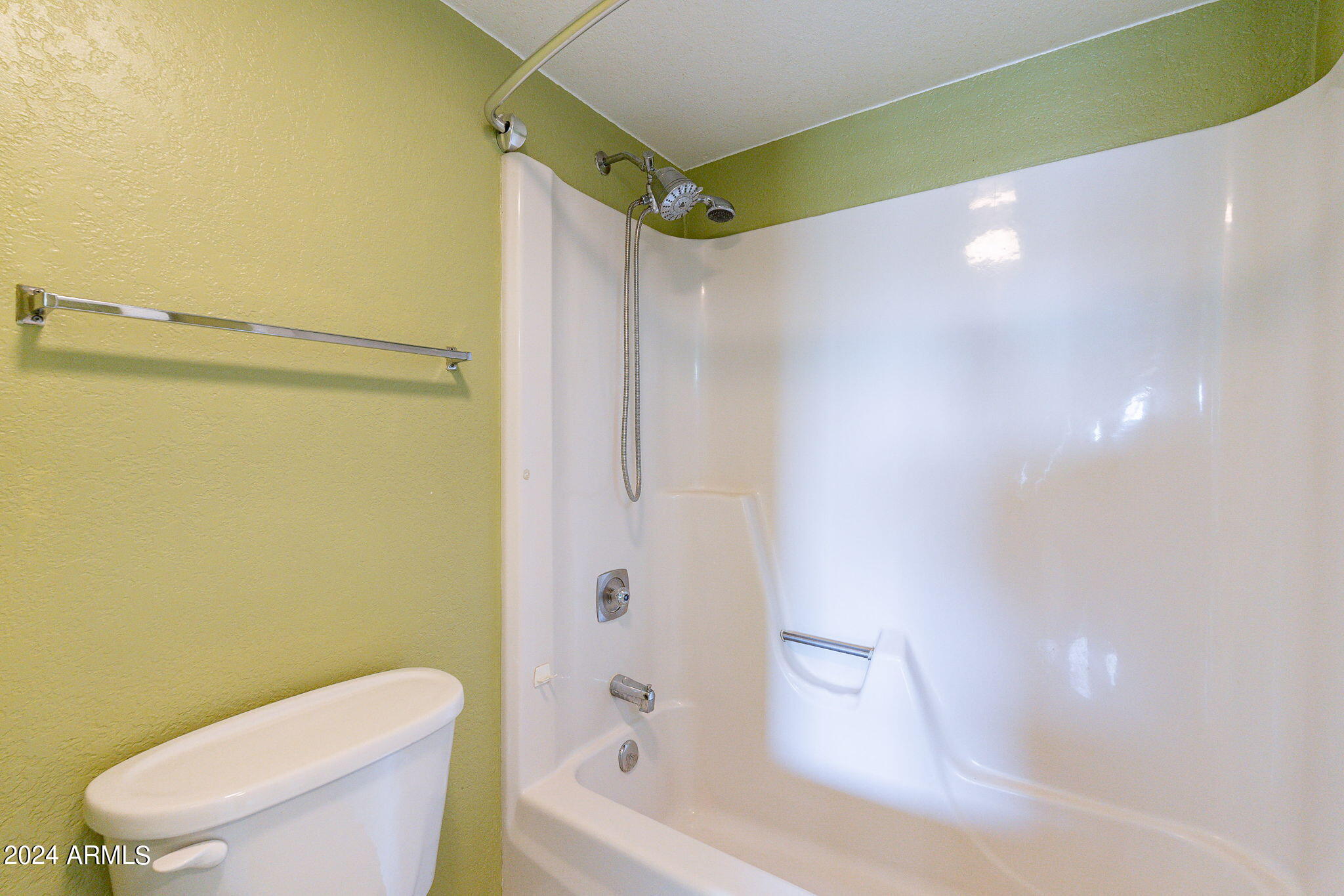4150 East Cactus Road, Unit 208 Phoenix, AZ 85032 - Photo 31 of 57 Primary Bath