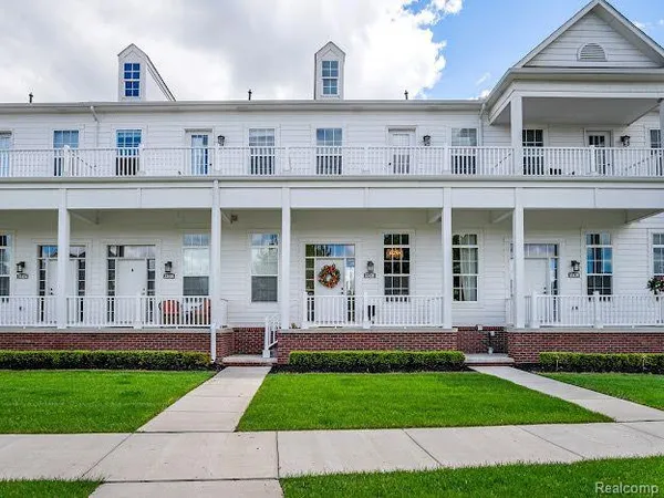 $2,000 | 53558 Champlain Street, Macomb, MI 48042