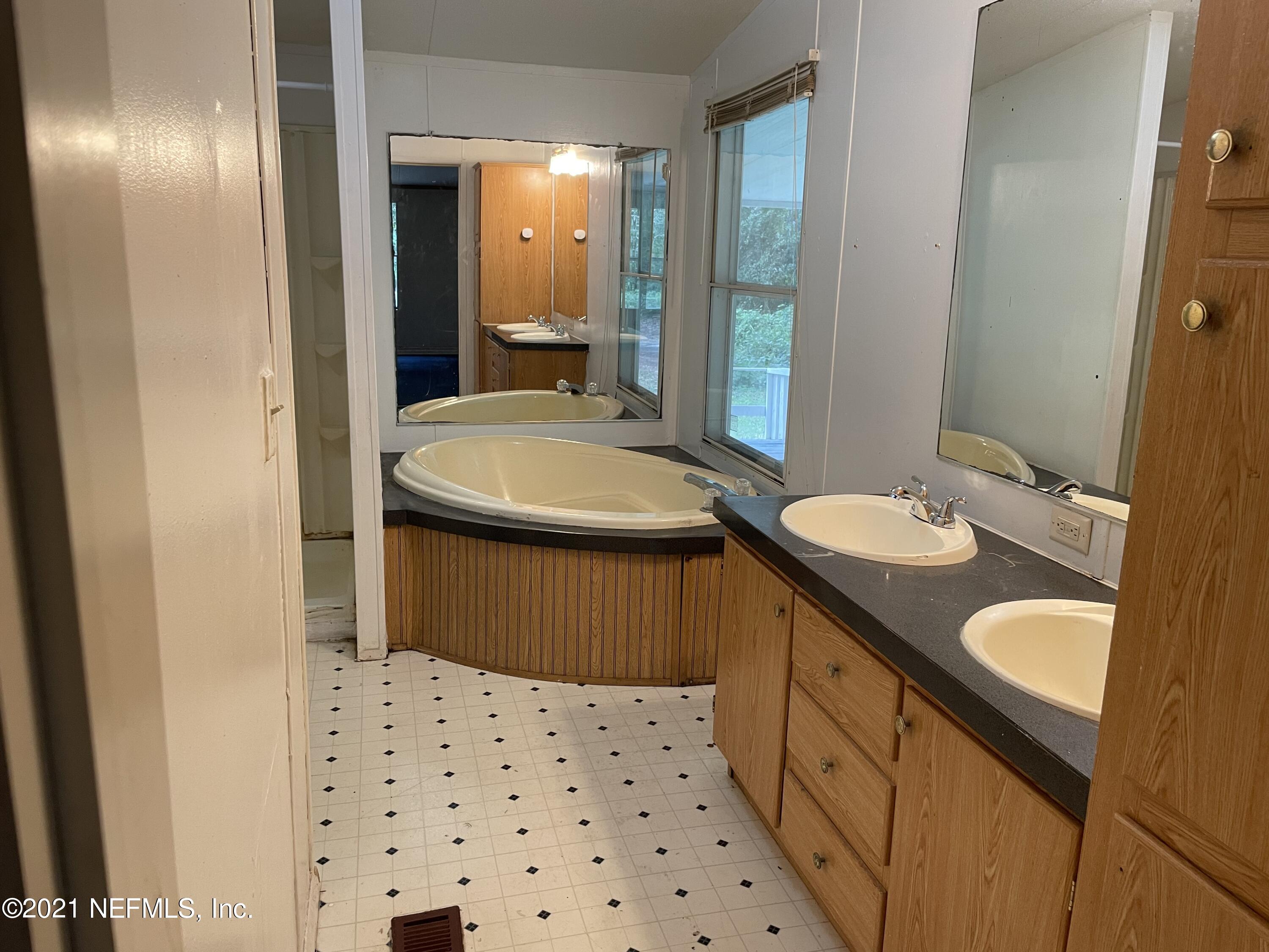 7989 Sunnybrook Road Melrose, FL 32666 - Photo 11 of 19 IMG_2778