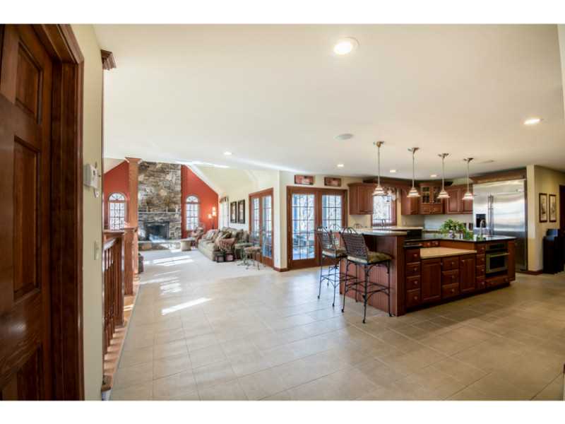 47 Taylor Road Portsmouth, RI 02871 - Photo 4 of 23 Kitchen.