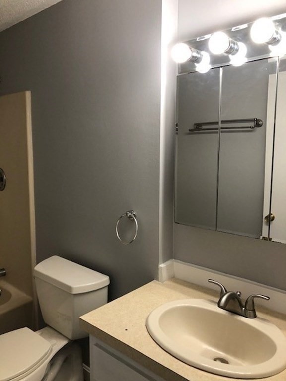 175 Willard Street, Unit 9 Lowell, MA 01850 - Photo 7 of 18