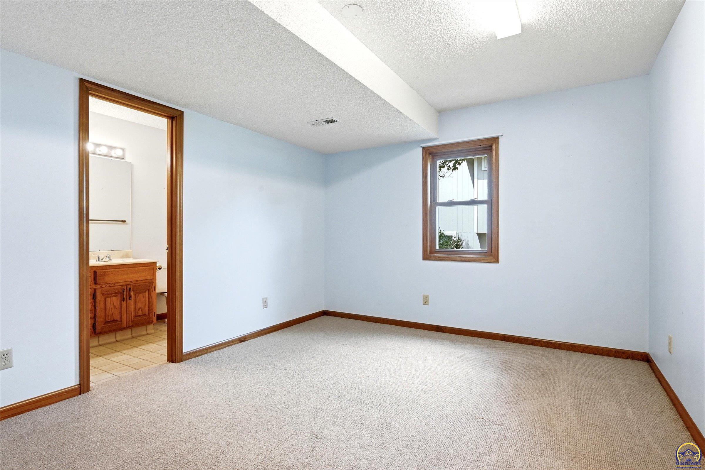 7143 Southwest 33rd Street Topeka, KS 66614 - Photo 25 of 43