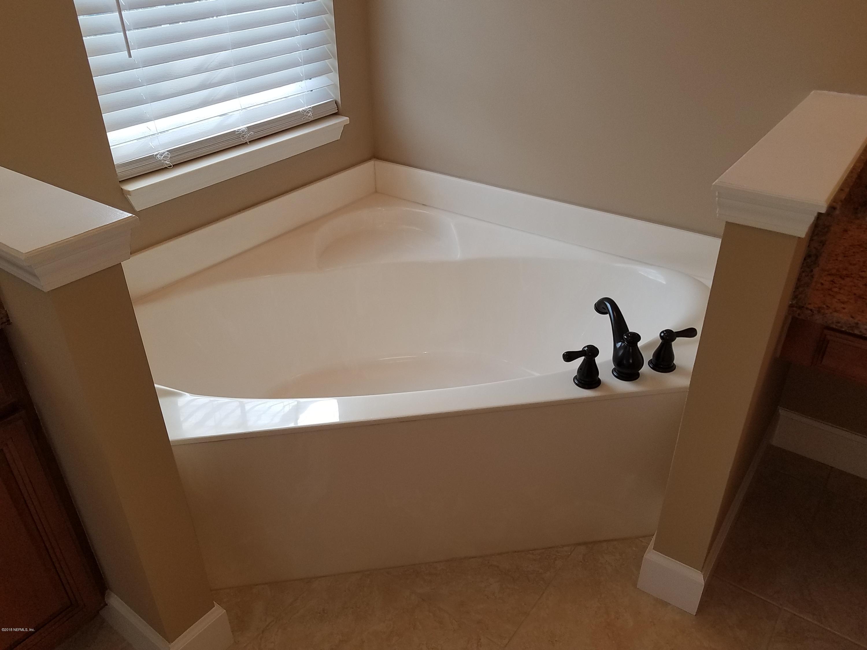 920 Silver Spring Court St. Augustine, FL 32092 - Photo 15 of 24 master bathroom soaking tub