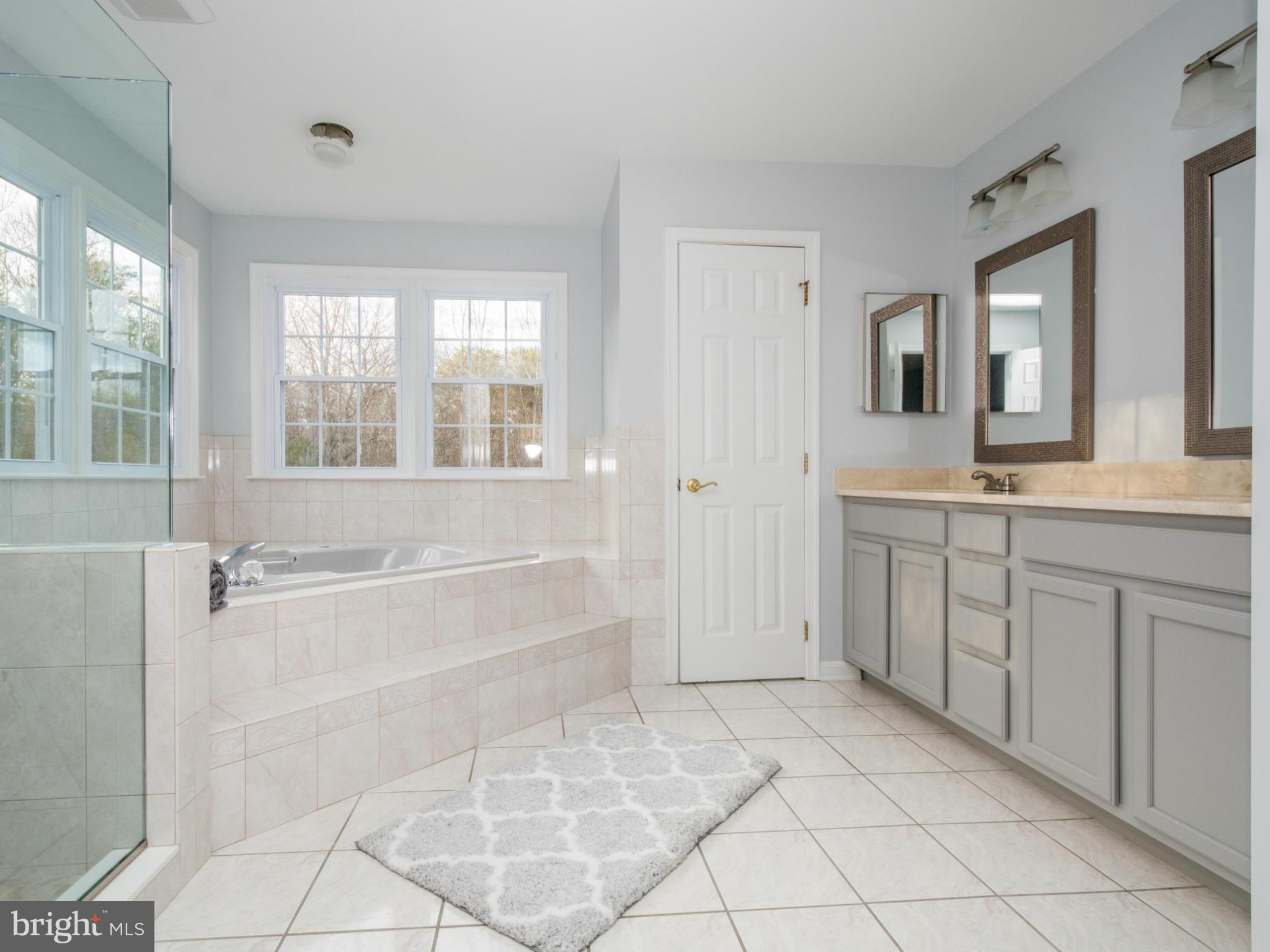 2714 Howard Grove Road Davidsonville, MD 21035 - Photo 14 of 30 Bath (Master)
