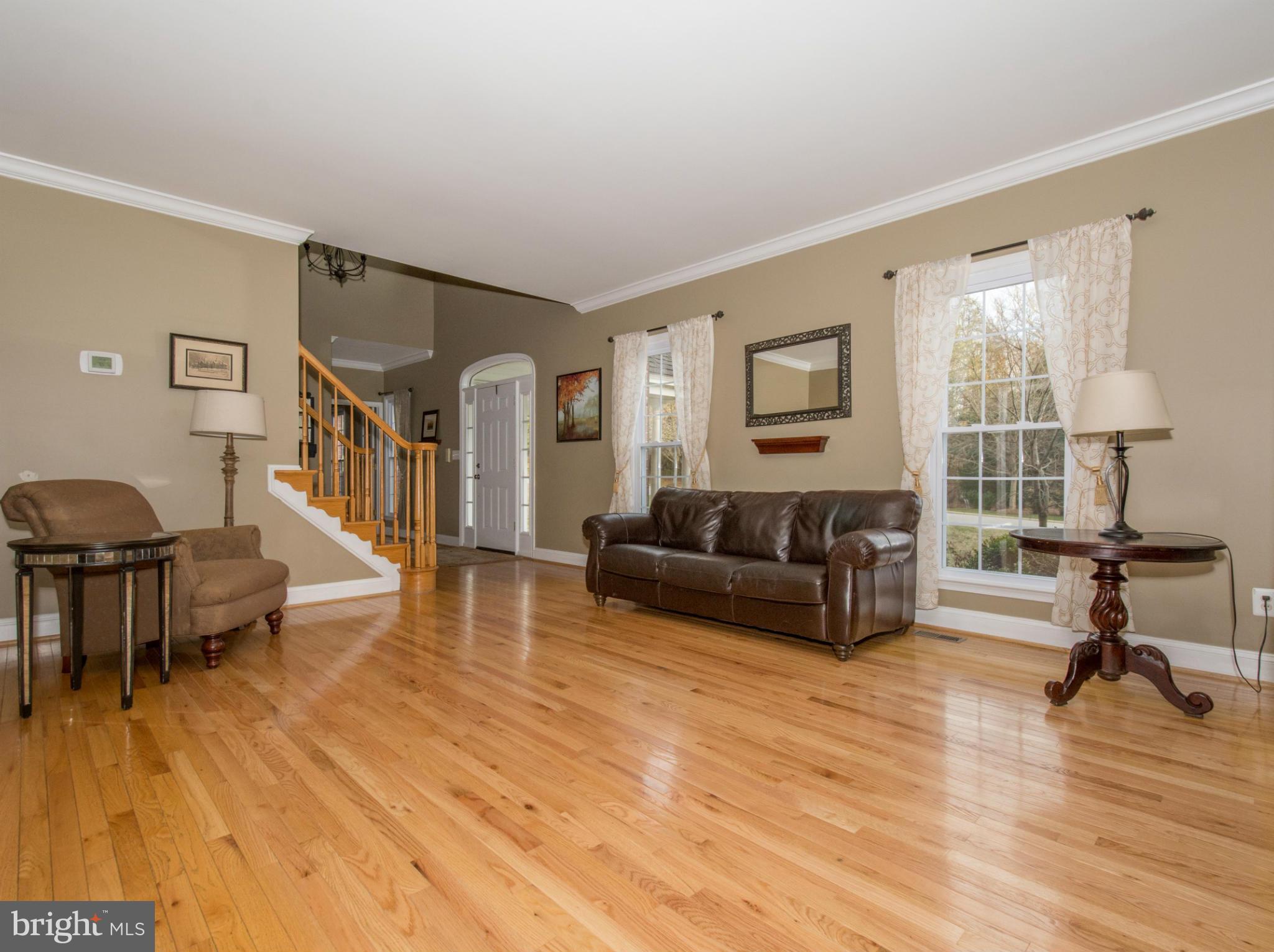 2714 Howard Grove Road Davidsonville, MD 21035 - Photo 4 of 30 Living Room