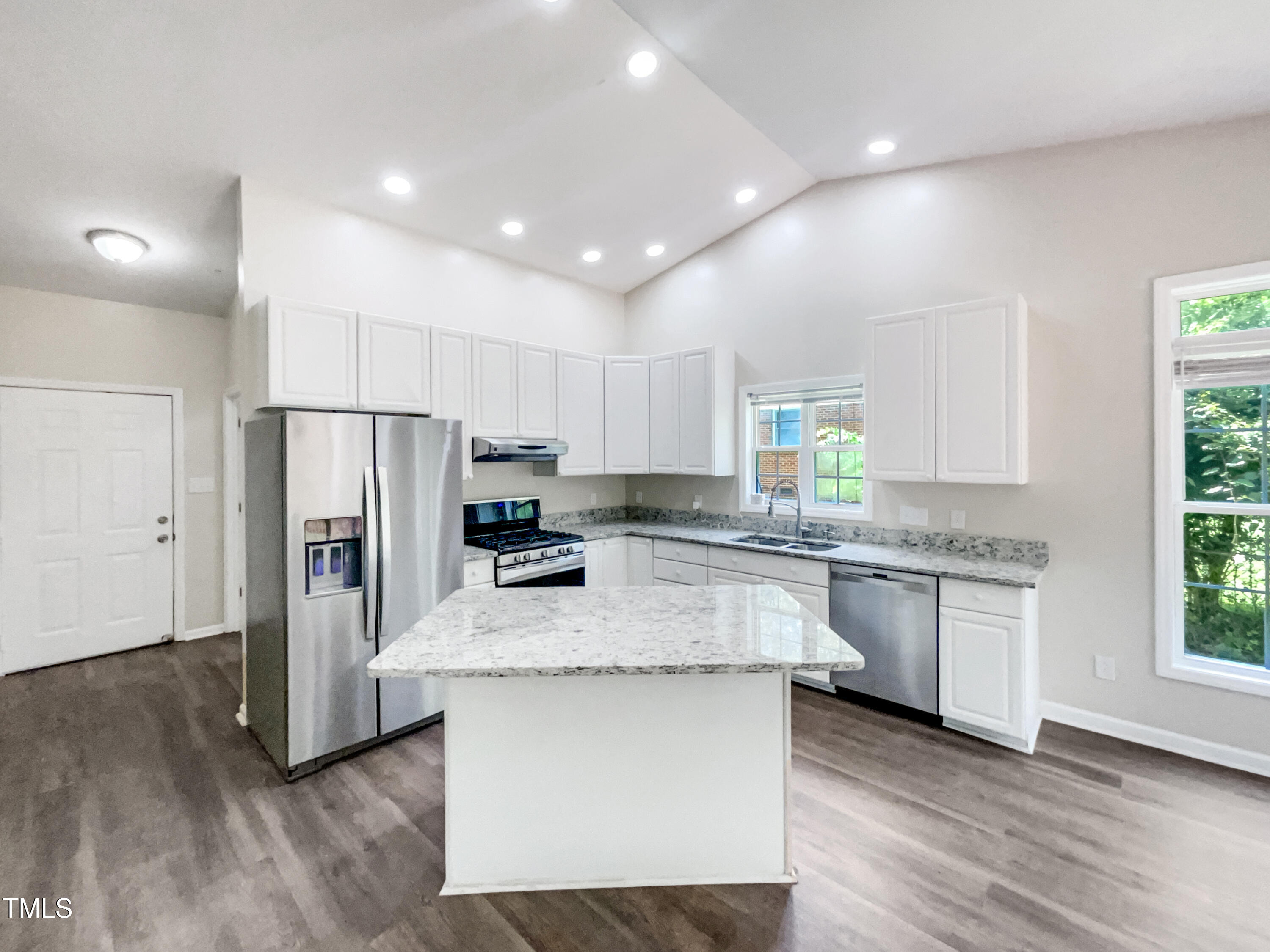 215 Cheryl Avenue Durham, NC 27712 - Photo 6 of 18 photo_06