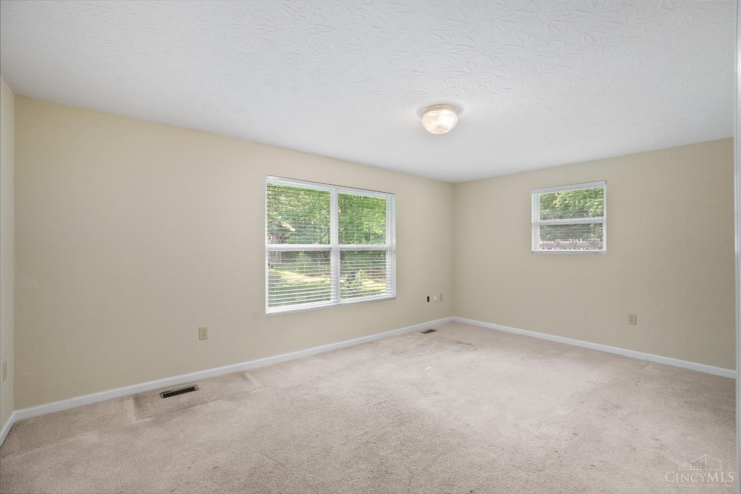 3946 Cain Run Road Batavia, OH 45103 - Photo 9 of 34
