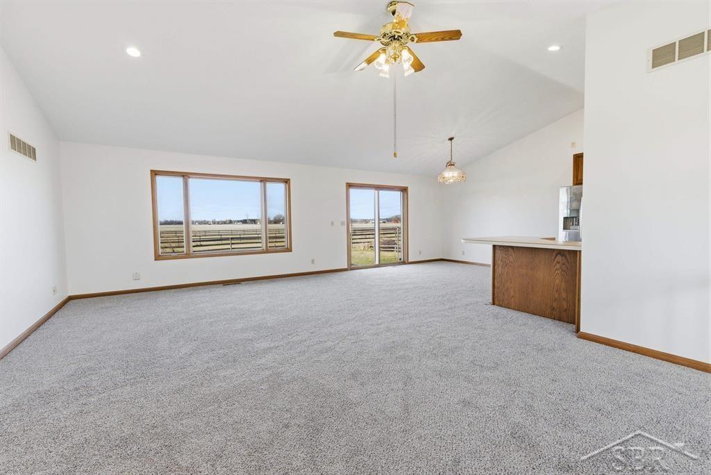2082 West Parish Road Midland, MI 48642 - Photo 6 of 34 50203778-eda5dd4d-6f63-415c-940c-18665016f252.JPG