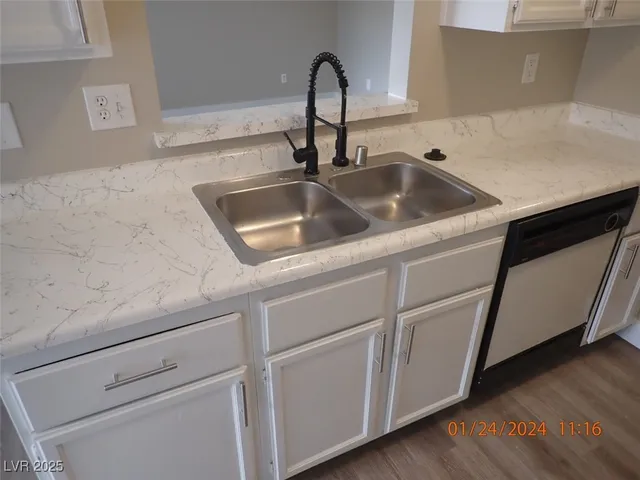 $1,100 | 4571 Carriage Park Drive, Unit A, Las Vegas, NV 89121