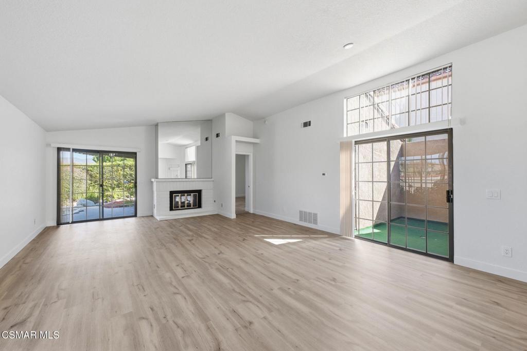 802 Congressional Road Simi Valley, CA 93065 - Photo 6 of 37
