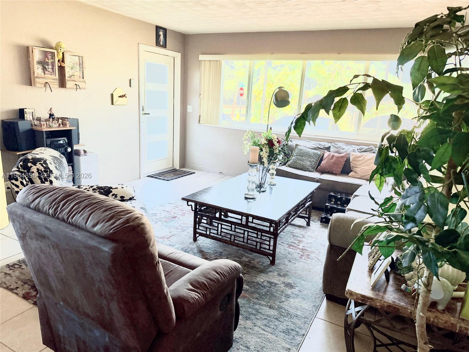 295 Southwest 9th Street Dania Beach, FL 33004 - Photo 4 of 49