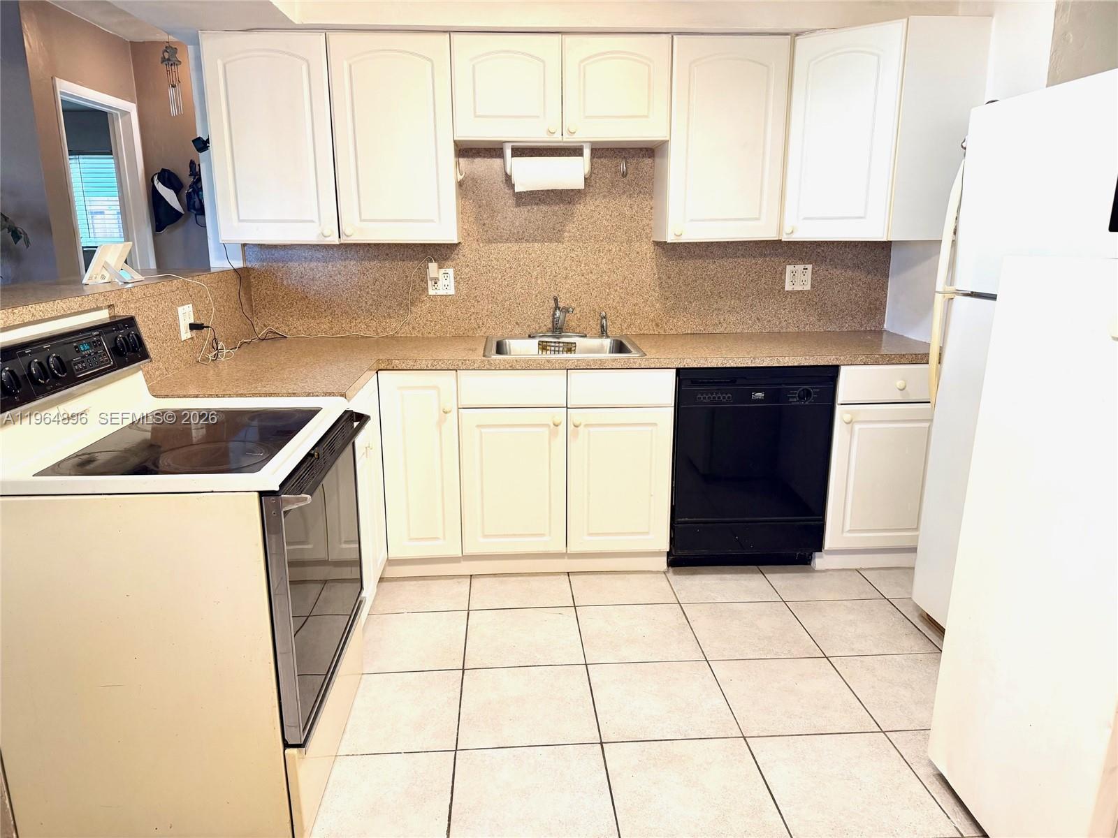 295 Southwest 9th Street Dania Beach, FL 33004 - Photo 9 of 49