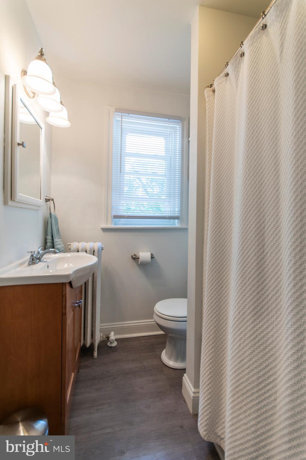 833 Atwood Road Philadelphia, PA 19151 - Photo 11 of 20 Bathroom