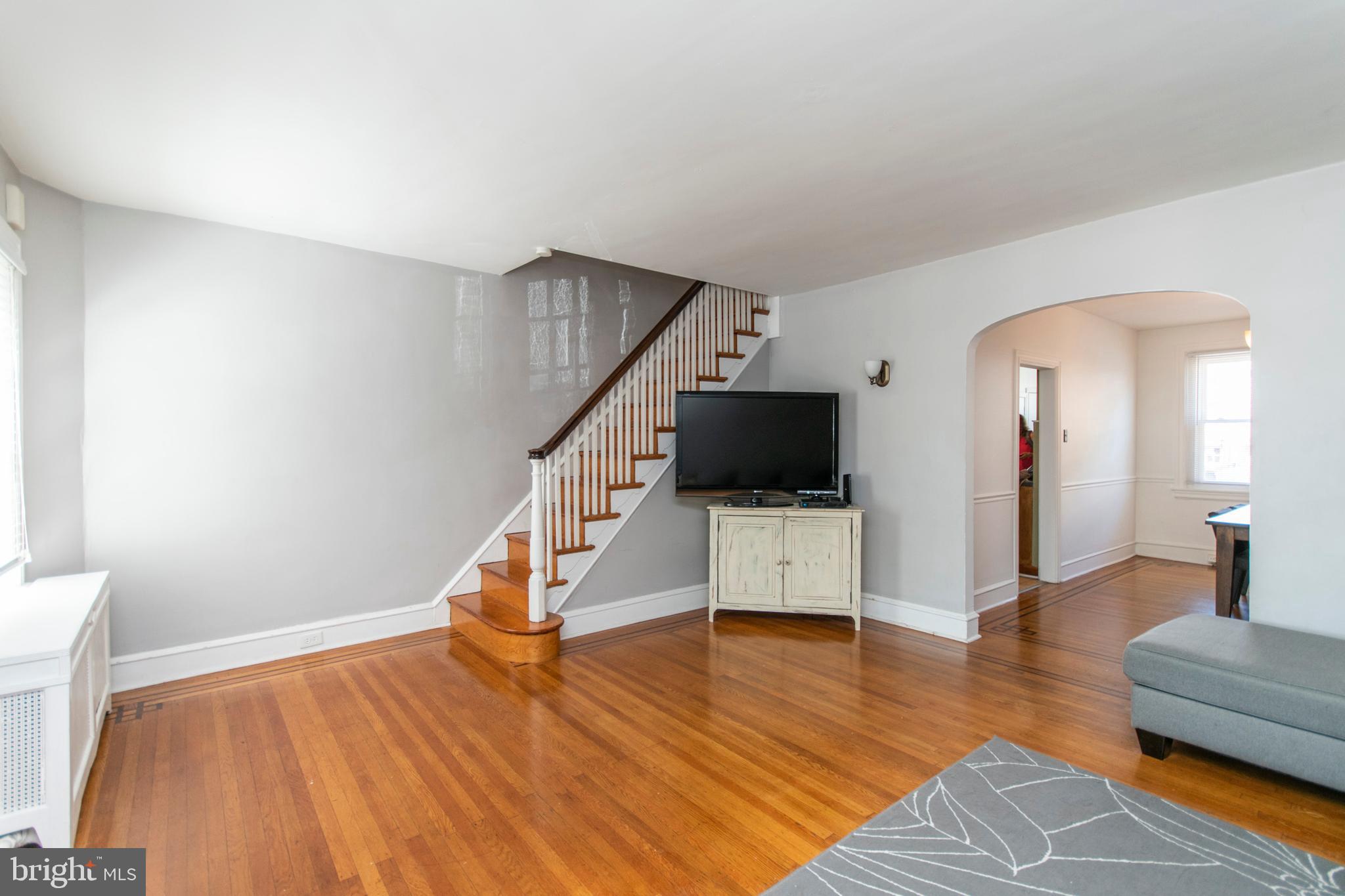 833 Atwood Road Philadelphia, PA 19151 - Photo 3 of 20 Living room
