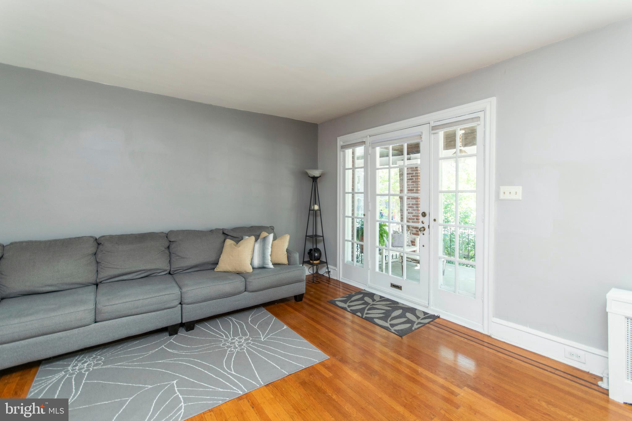 833 Atwood Road Philadelphia, PA 19151 - Photo 5 of 20 Living room