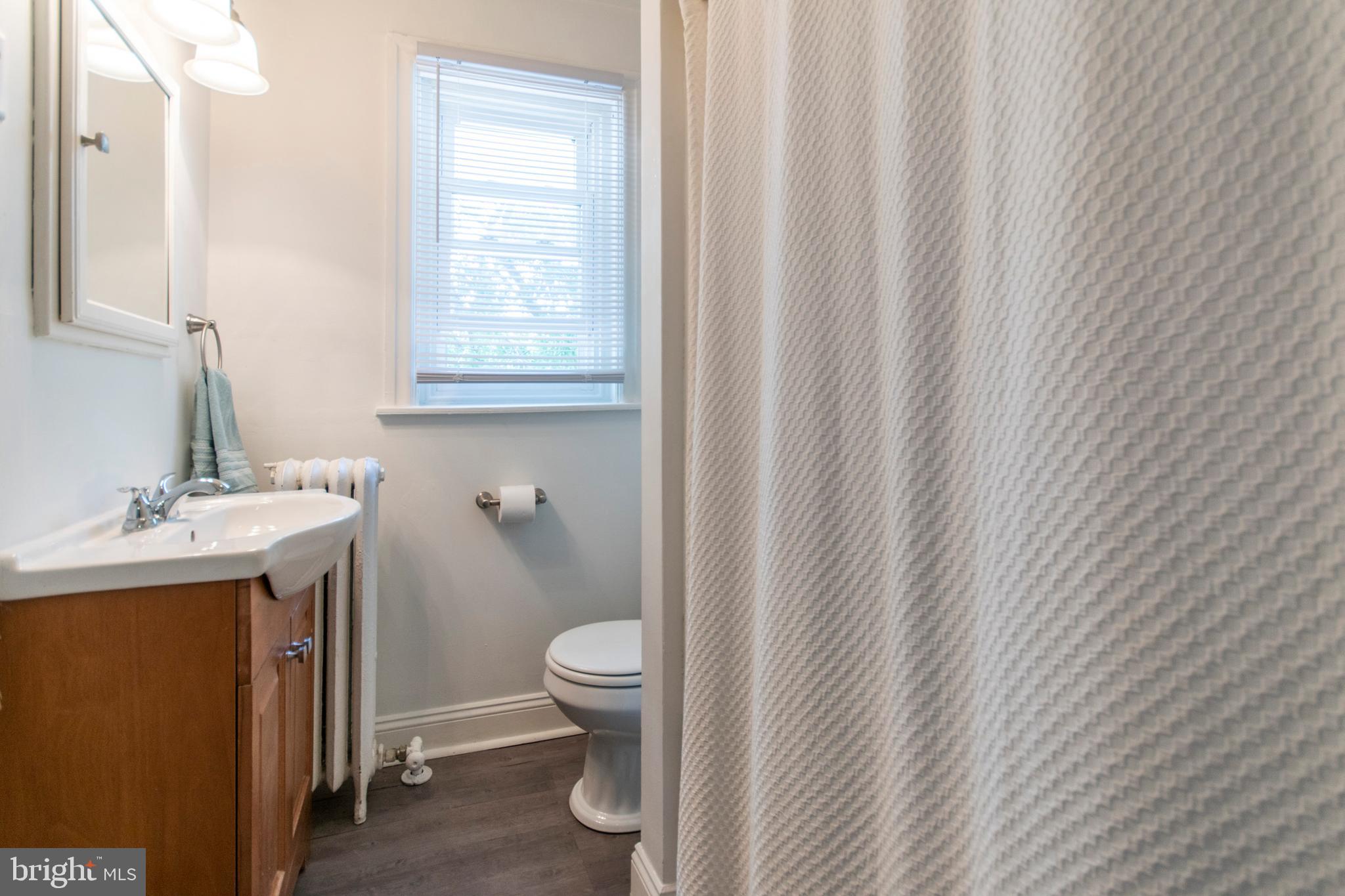 833 Atwood Road Philadelphia, PA 19151 - Photo 10 of 20 Bathroom