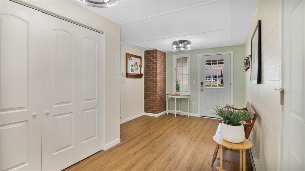 42 Betty Road Enfield, CT 06082 - Photo 3 of 40 Gallery Image 3