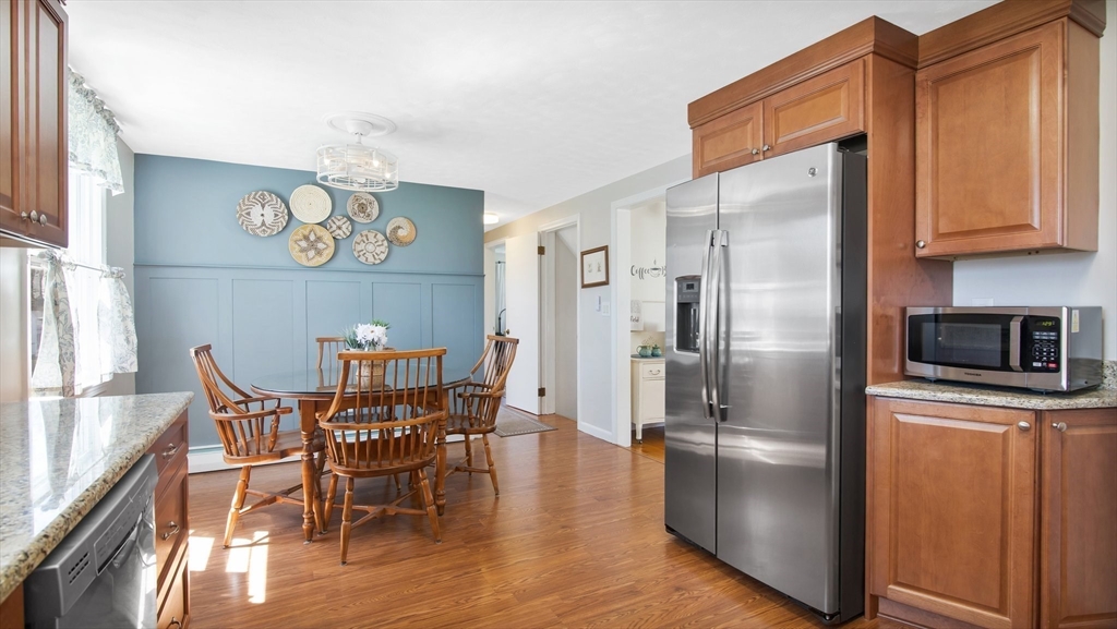 42 Betty Road Enfield, CT 06082 - Photo 5 of 40 Gallery Image 5