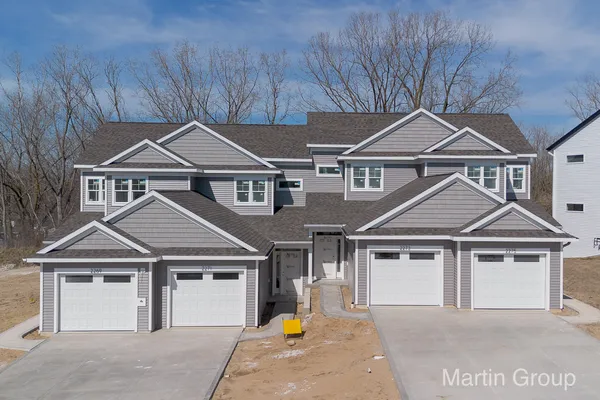$374,900 | 2247 Watertown Way, Grand Rapids, MI 49505