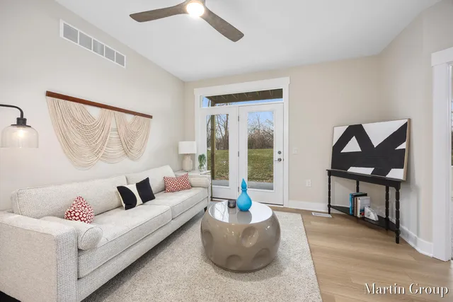 $374,900 | 2247 Watertown Way, Grand Rapids, MI 49505