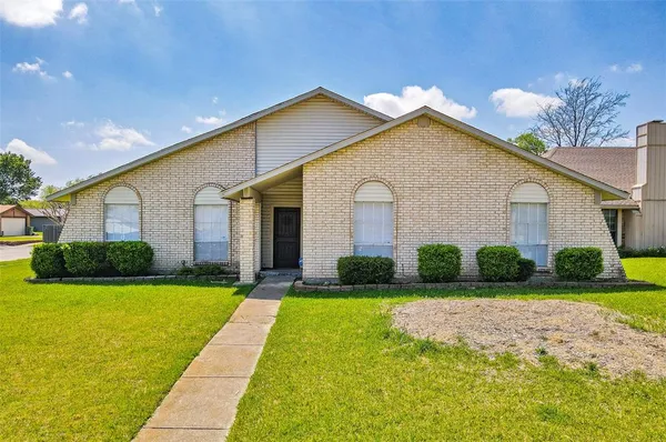 $2,200 | 5231 Barcelona Drive, Garland, TX 75043