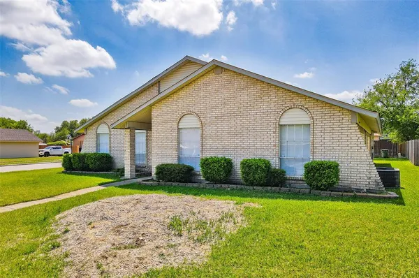 $2,200 | 5231 Barcelona Drive, Garland, TX 75043