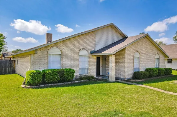 $2,200 | 5231 Barcelona Drive, Garland, TX 75043
