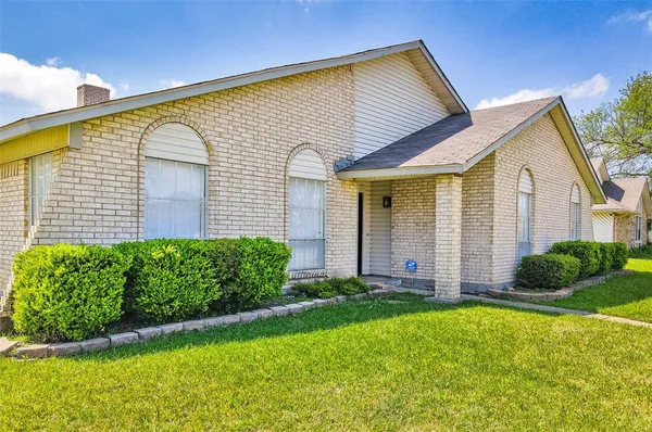 $2,200 | 5231 Barcelona Drive, Garland, TX 75043