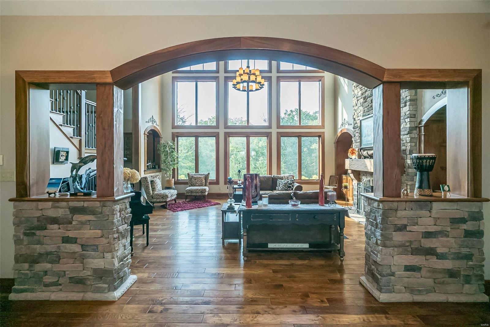 1377 South Mason Road Town and Country, MO 63131 - Photo 16 of 94