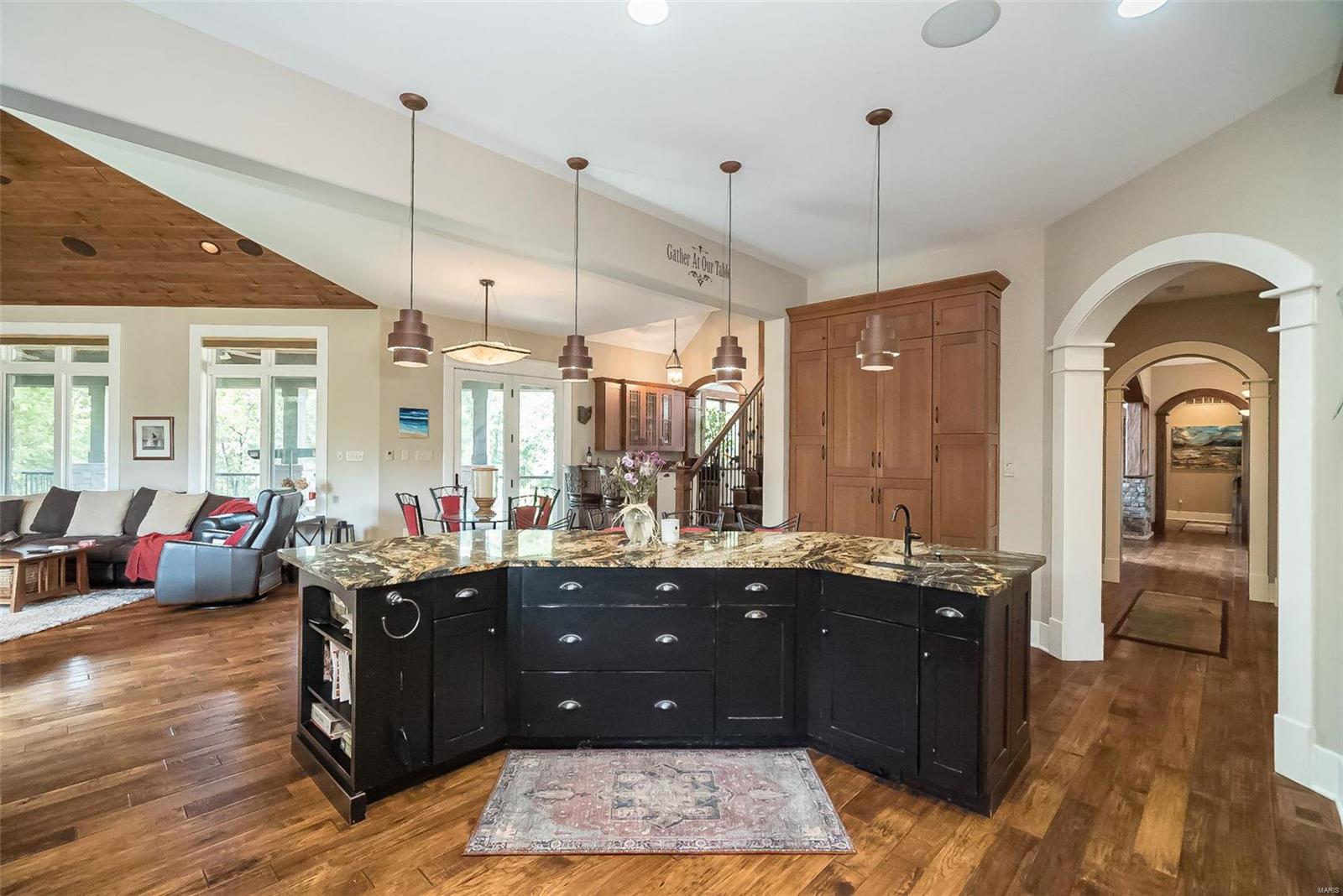 1377 South Mason Road Town and Country, MO 63131 - Photo 22 of 94