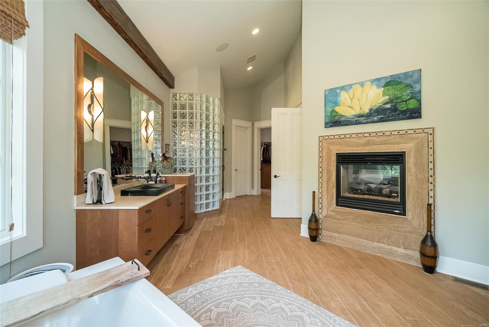 1377 South Mason Road Town and Country, MO 63131 - Photo 38 of 94