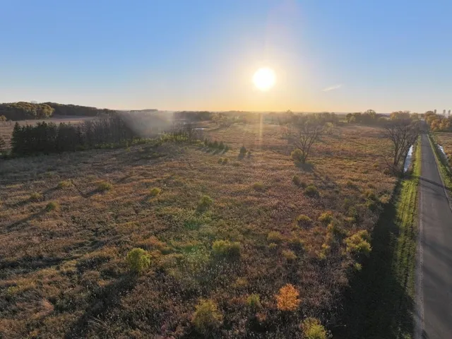 $740,000 | 74 M/l Acres York Centre, Marshall, WI 53559