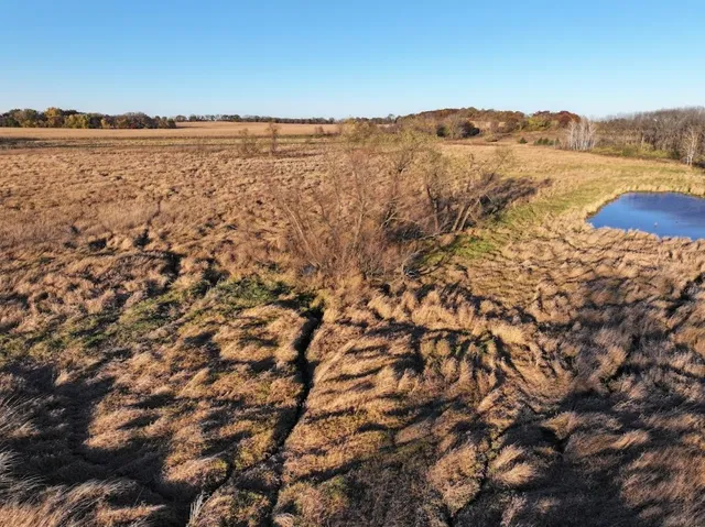 $740,000 | 74 M/l Acres York Centre, Marshall, WI 53559