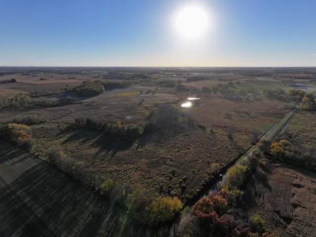 $740,000 | 74 M/l Acres York Centre, Marshall, WI 53559