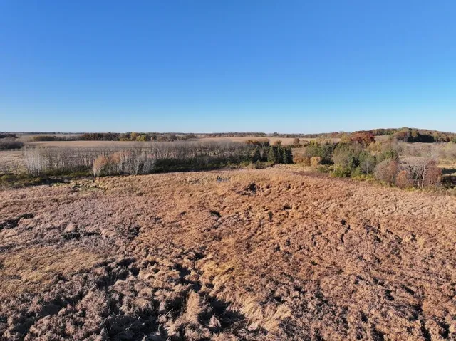 $740,000 | 74 M/l Acres York Centre, Marshall, WI 53559