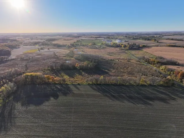 $740,000 | 74 M/l Acres York Centre, Marshall, WI 53559