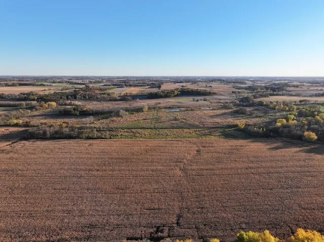 $740,000 | 74 M/l Acres York Centre, Marshall, WI 53559