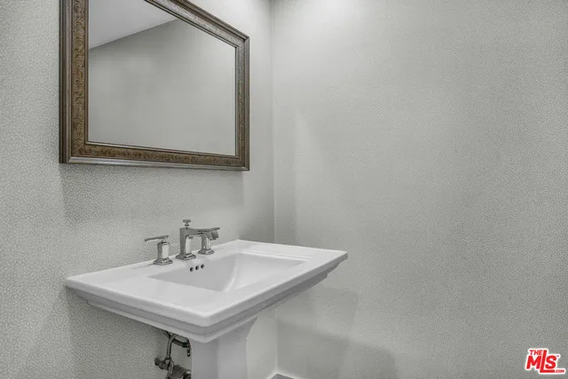 $8,750 | 320 North Maple Drive, Unit PH605, Beverly Hills, CA 90210