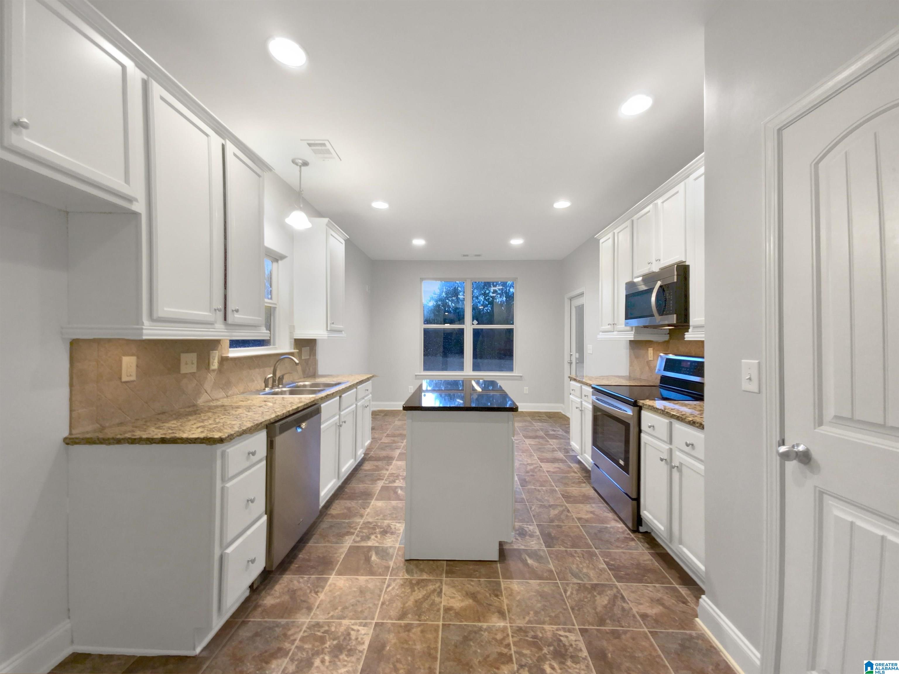1061 Springfield Drive Chelsea, AL 35043 - Photo 7 of 24 Gallery Image 7