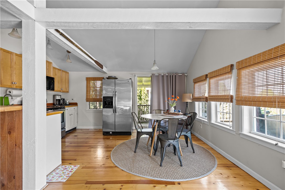 1024 Anthony Road Portsmouth, RI 02871 - Photo 4 of 20